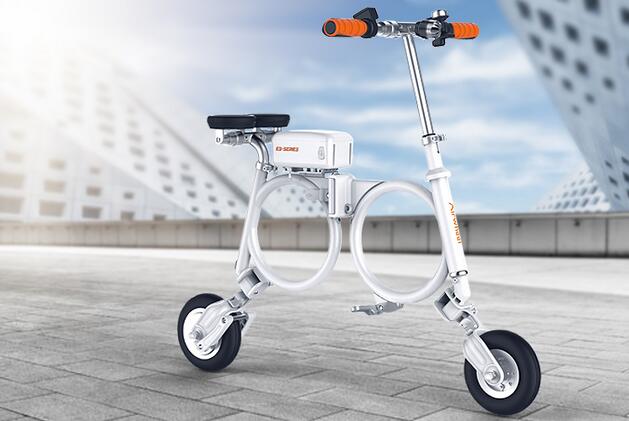 Airwheel once again developed an electricity-assisted bike. 